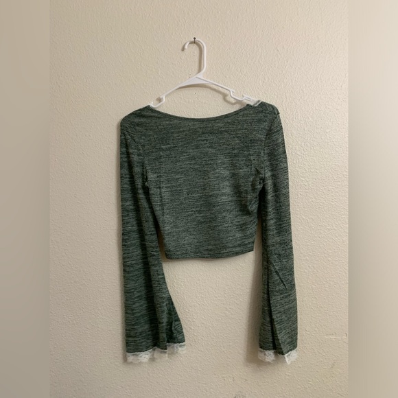 NWOT Green Butterfly Lace Bell sleeve Crop Top - Picture 4 of 5